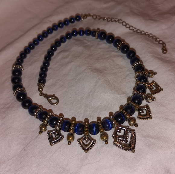 Avon blue cat's eye and silvertone beaded necklace - Picture 5 of 8